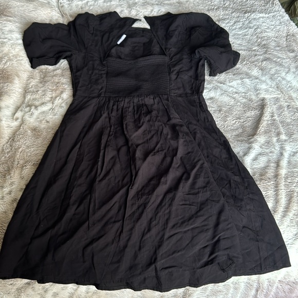 Black dress - Picture 2 of 3